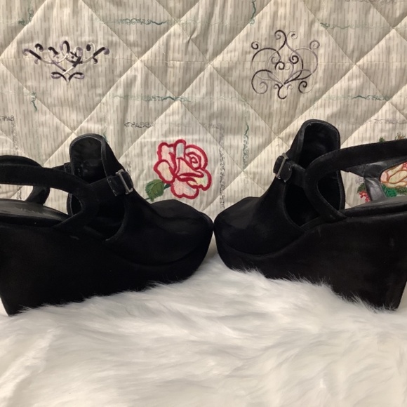 Vaneli Size 9 Black Suede - Picture 2 of 4